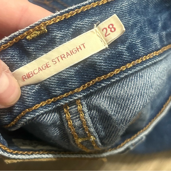 Levi’s Ribcage Straight Jeans - Picture 5 of 6